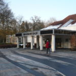 vor dem Hotel